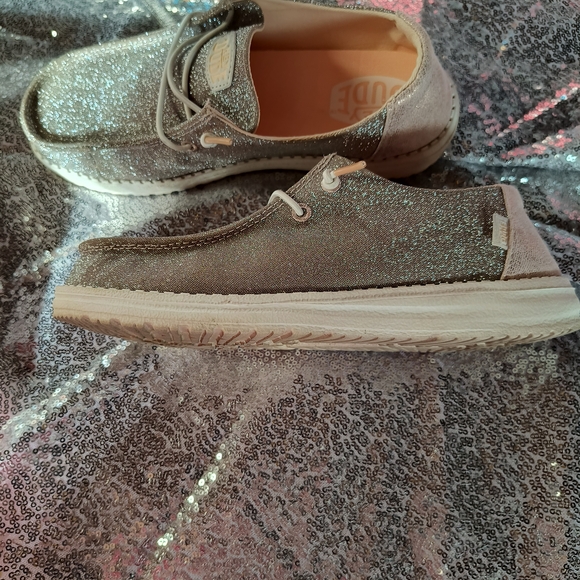 Hey Dude Sparkly Shoes 8 Wide - Picture 6 of 7